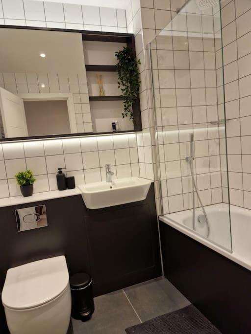 Modern-New Build Apartment In バーミンガム エクステリア 写真