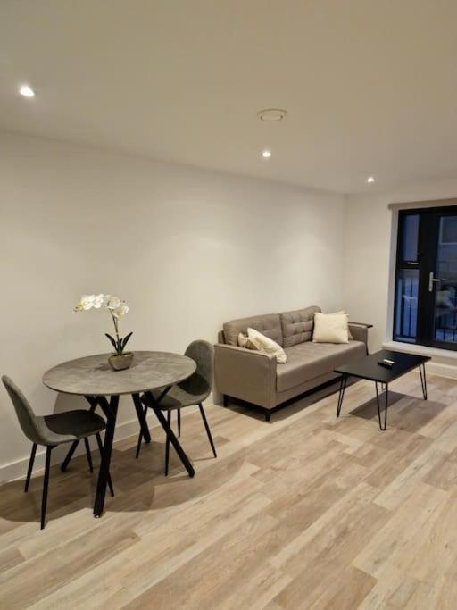Modern-New Build Apartment In バーミンガム エクステリア 写真
