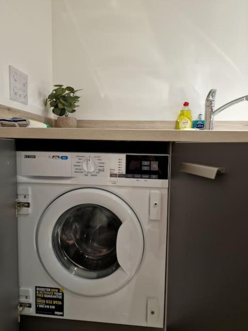 Modern-New Build Apartment In バーミンガム エクステリア 写真